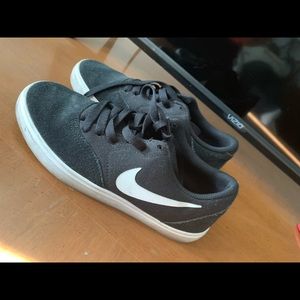 Nike sb size youth kids 4